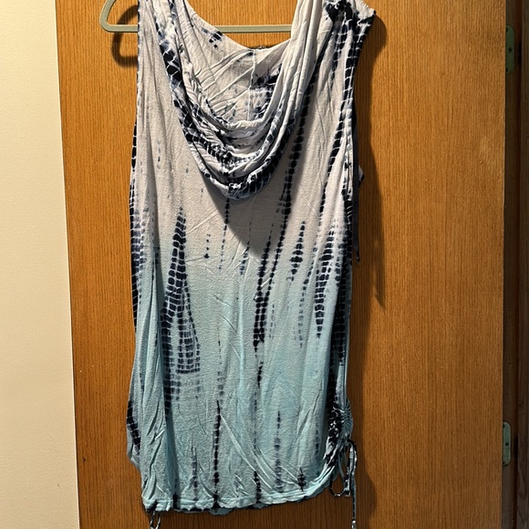 Summer top - Picture 2 of 2